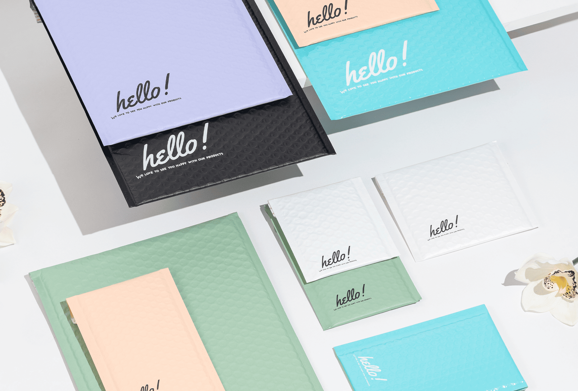 <p><strong>RUSFET Bubble Mailer Hello Series</strong> adalah amplop pengiriman premium dengan <strong>lapisan gelembung udara (bubble wrap)</strong> di bagian dalam yang berfungsi melindungi barang dari benturan, goresan, dan kerusakan selama proses pengiriman. Dibuat dari bahan <strong>poly mailer berkualitas tinggi</strong> dengan permukaan <strong>matte maupun glossy</strong>, menghasilkan tampilan yang elegan sekaligus fungsional.</p><p>Dilengkapi dengan <strong>perekat self-adhesive 4 cm (lid)</strong> yang kuat, menjadikannya praktis, aman, dan hemat waktu. Tersedia dalam beragam pilihan warna menarik seperti <strong>Tosca Glossy, Pink Matte, Black Matte, White Matte, Dark Green, Lilac, dan Sky Blue/Light Blue</strong>, cocok untuk pengiriman produk fashion, aksesoris, kosmetik, hingga gift packaging.</p>