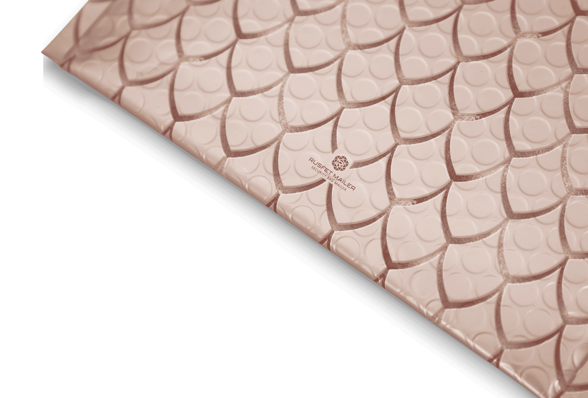 <p><strong>RUSFET Bubble Mailer Pink Rose Gold Scalefish Pattern</strong></p><p>RUSFET Bubble Mailer Pink Rose Gold Scalefish Pattern adalah amplop pelindung eksklusif dengan desain <strong>pola sisik ikan (scalefish)</strong> berwarna <strong>rose gold mengilap</strong> yang memberikan tampilan mewah, unik, dan elegan. Terbuat dari <strong>lapisan luar metalized film berkualitas tinggi</strong> yang kuat serta tahan air, dengan <strong>lapisan dalam bubble wrap tebal</strong> untuk perlindungan maksimal terhadap benturan, debu, dan kelembapan selama pengiriman.</p>